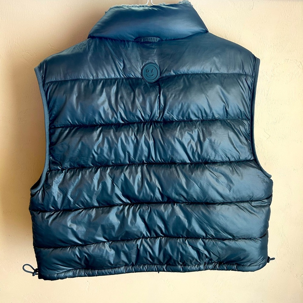 Women’s green Puffer Vest - Picture 2 of 4